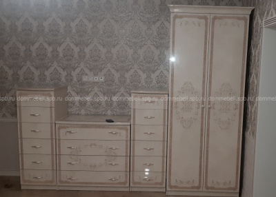 Шкаф 2-ств Патрисия крем корень глянец. Фото